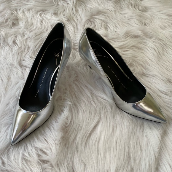 Giuseppe Zanotti silver mirrored leather pumps - Picture 3 of 7